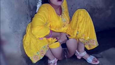 Desi Bhabhi's sex dirty talk Hindi audio