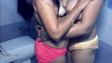 curvy ladies have lesbian sex in the bathroom
