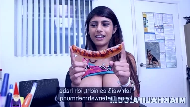 MIA KHALIFA - Interview With German Subtitles