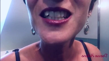 ASMR Mouth Goddess Hélène on Vends-ta-culotte.com