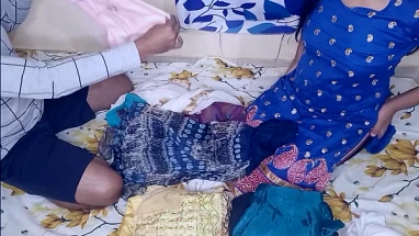 Helped step sister to fold her dress and fucked her pussy