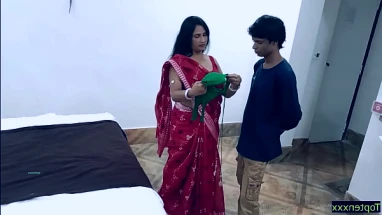 indian milf show her big boobs and bra